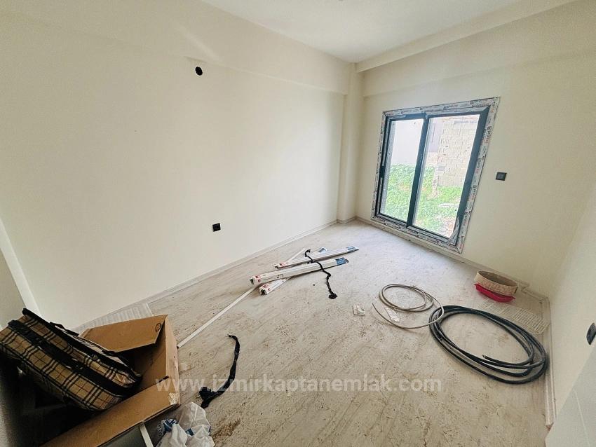 1+1 Wohnung Im Stadtteil Turabiye, Seferihisar, Izmir