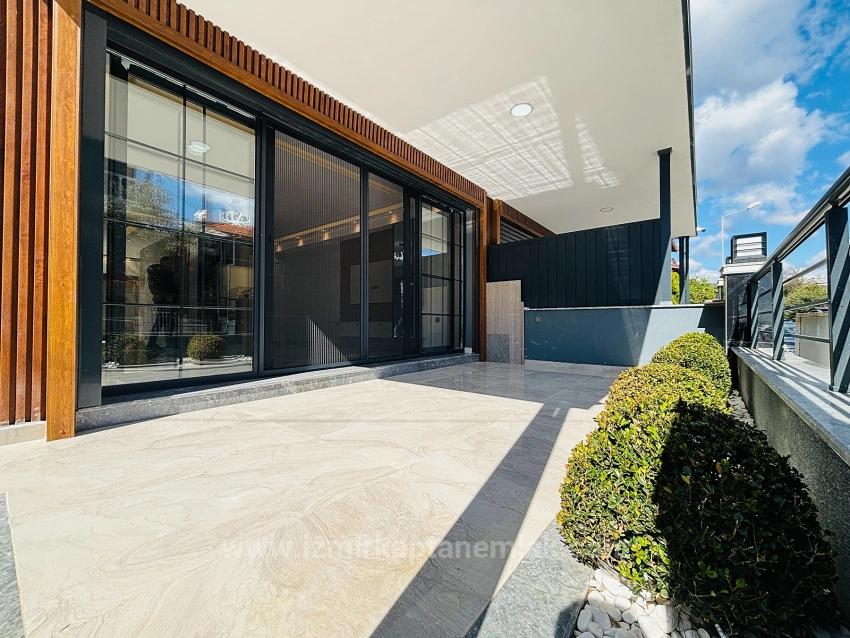 Ultra-Luxus-Sommerhaus Mit 3+1 Schlafzimmern Und Smart-Home-System, 50 M Vom Meer Entfernt In Ürkmez, Seferihisar, İzmir