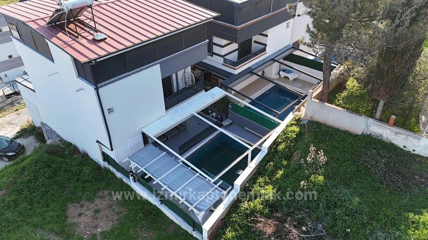 3+1 Villa Mit Pool Zum Verkauf Im Bezirk Izmir Seferihisar Cumhuriyet