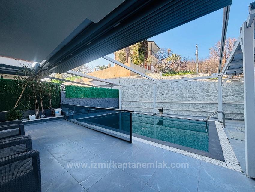Komplett Möblierte 3+1-Villa Mit Pool Zum Verkauf In Cumhuriyet Mahallesi, Seferihisar, İzmir.