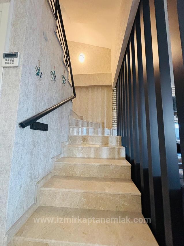 Komplett Möblierte 3+1-Villa Mit Pool Zum Verkauf In Cumhuriyet Mahallesi, Seferihisar, İzmir.