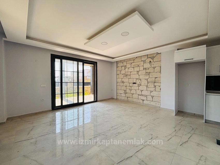 Meerblick, Erdgasheizung, Freistehendes 3+1-Zimmer-Sommerhaus Im Viertel Akarca, Seferihisar, Izmir.