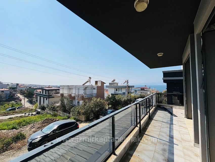 Meerblick, Erdgasheizung, Freistehendes 3+1-Zimmer-Sommerhaus Im Viertel Akarca, Seferihisar, Izmir.