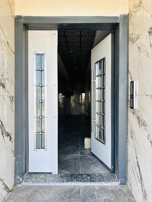 Renovierte 2+1-Wohnung Zum Verkauf In Der Deniz-Straße, Payamlı-Viertel, Seferihisar, Izmir.