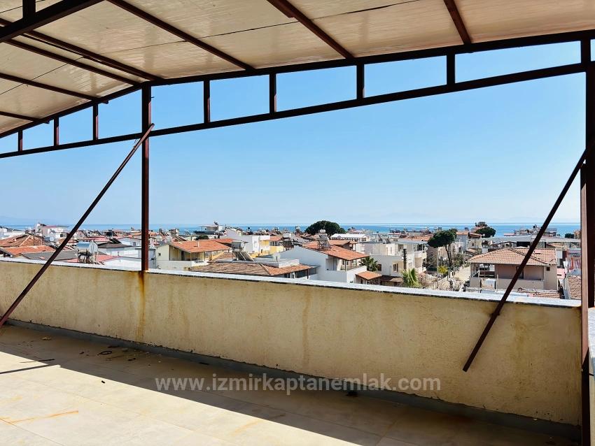 Renovierte 2+1-Wohnung Zum Verkauf In Der Deniz-Straße, Payamlı-Viertel, Seferihisar, Izmir.