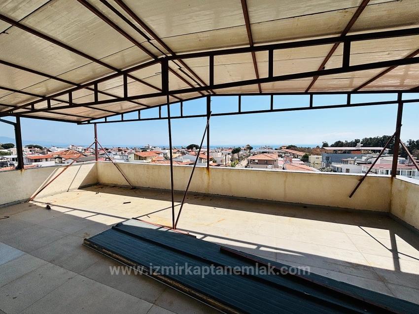 Renovierte 2+1-Wohnung Zum Verkauf In Der Deniz-Straße, Payamlı-Viertel, Seferihisar, Izmir.