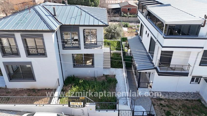 2+1-Zimmer Sommerhaus Zu verkaufen in Payamlı Bz. Seferihisar Doğanbey - 85 m²