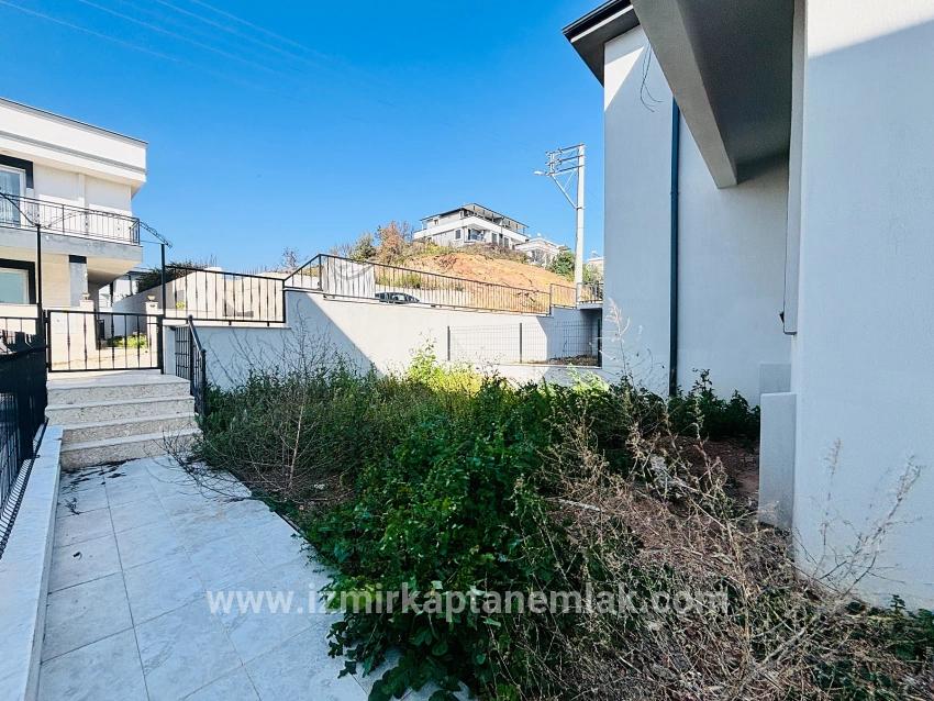 2+1-Zimmer Sommerhaus Zu verkaufen in Payamlı Bz. Seferihisar Doğanbey - 85 m²