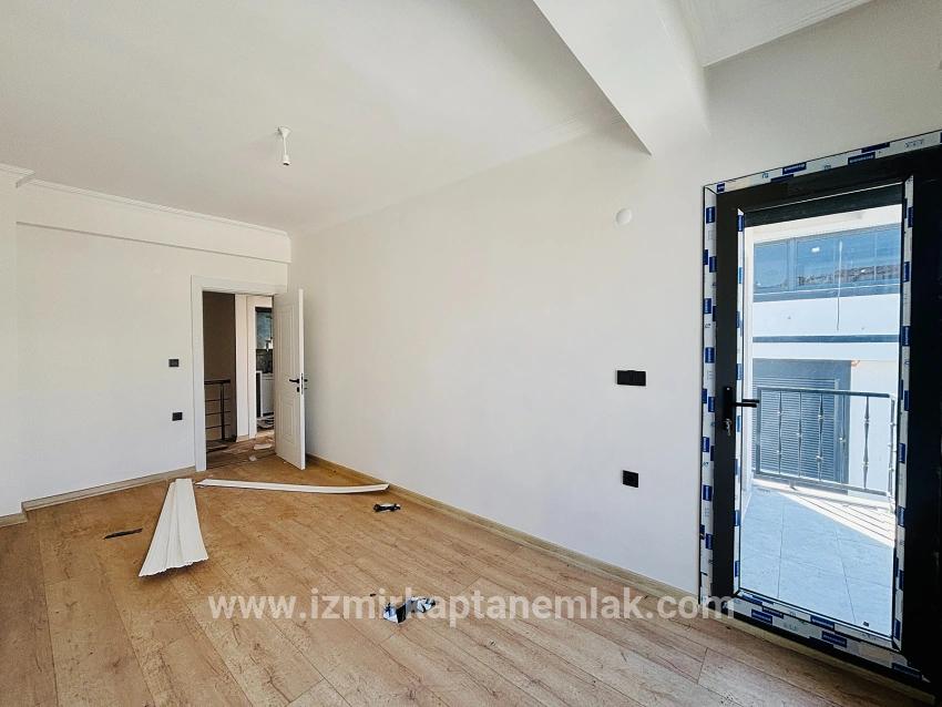 2+1-Zimmer Sommerhaus Zu verkaufen in Payamlı Bz. Seferihisar Doğanbey - 85 m²