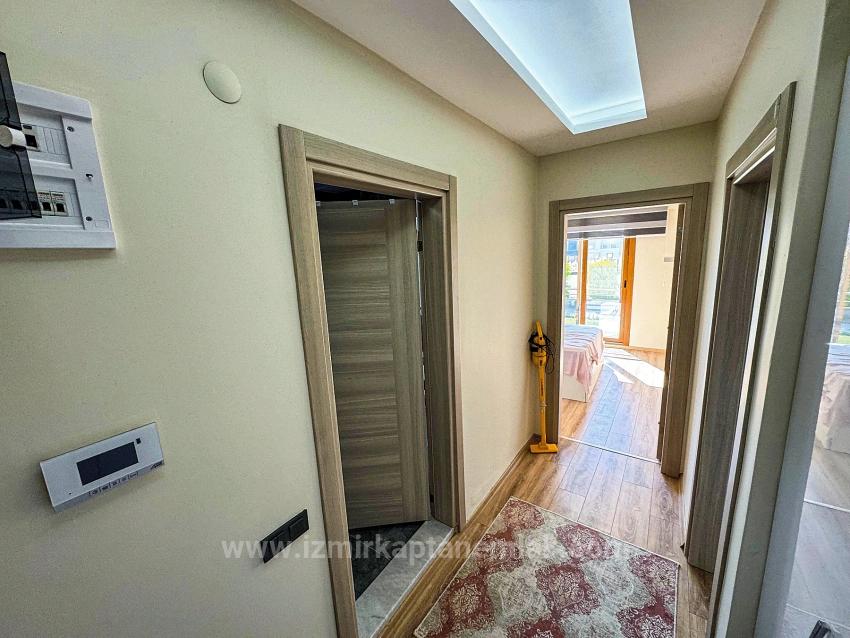 1+1-Apartment Zum Verkauf In Einer Anlage Mit Swimmingpool In Bengiler, Seferihisar, Izmir.