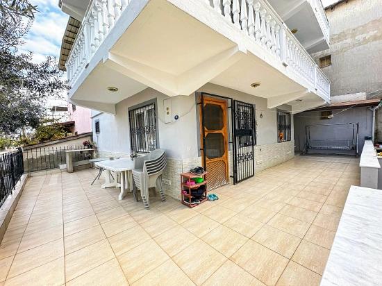 Zentral Gelegene 4+1-Zimmer-Villa Zum Verkauf Im Stadtteil Payamlı, Seferihisar, İzmir, Nur Wenige Gehminuten Vom Meer Entfernt.