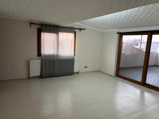 4+2 Maisonette-Wohnung Zum Verkauf Im Stadtteil Turabiye, Seferihisar, Izmir
