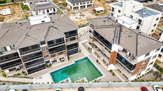 Gelegen In Einer Geschlossenen Wohnanlage Mit Swimmingpool Und Überwachungskameras Im Viertel Çolakibrahim Bey, Seferihisar, İzmir.