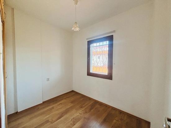 3+1-zimmer-villa Zum Verkauf Im Stadtteil Payamlı, Seferihisar, İzmir, 200 M Vom Meer Entfernt, Mit Großem Garten