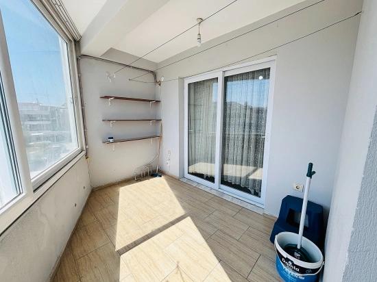2+1-zimmer-wohnung Zum Verkauf In Bengiler, Seferihisar, Izmir, Im Marktzentrum, Nach Vorne Ausgerichtet, Mit Geschlossener Küche