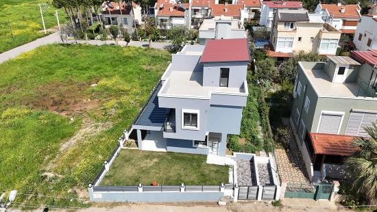 3+1 Villa Mit Großem Garten Zum Verkauf Im Stadtteil Cumhuriyet, Seferihisar, Izmir