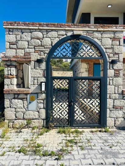 Meerblick, 5+1 Freistehende Triplex-Sommervilla Mit Pool In Akarca, Seferihisar, İzmir