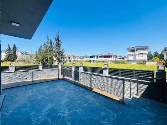 3+1 Freistehende Villa Mit Pool Zum Verkauf Im Stadtteil Cumhuriyet, Seferihisar, Izmir