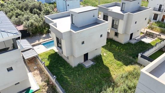3+1 Freistehende Villa Mit Pool Zum Verkauf Im Stadtteil Cumhuriyet, Seferihisar, Izmir
