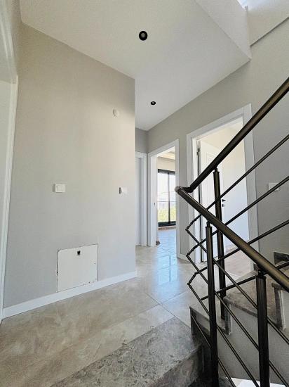 3+1 Freistehende Villa Mit Pool Zum Verkauf Im Stadtteil Cumhuriyet, Seferihisar, Izmir