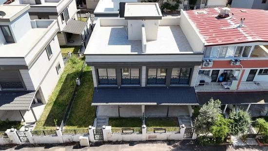 Doppelhaushälfte Zum Verkauf Im Stadtteil Payamlı, Seferihisar, İzmir, 350 M Vom Meer Entfernt, 3+1-zimmer-aufteilung.