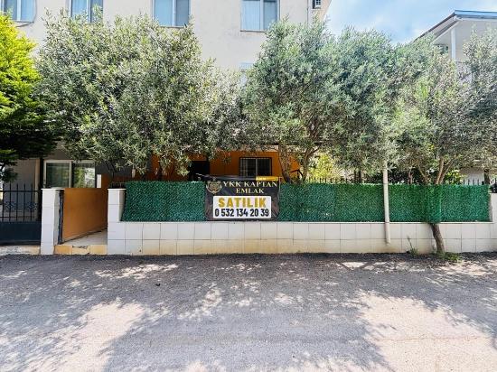 Erdgeschosswohnung (1+1) Mit Meerblick Im Stadtteil Bengiler, Seferihisar, Izmir Zu Verkaufen.