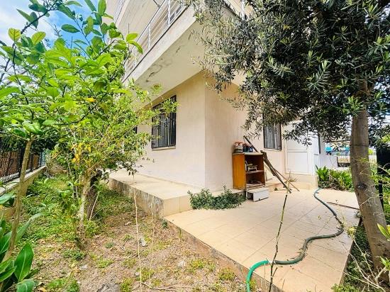Erdgeschosswohnung (1+1) Mit Meerblick Im Stadtteil Bengiler, Seferihisar, Izmir Zu Verkaufen.