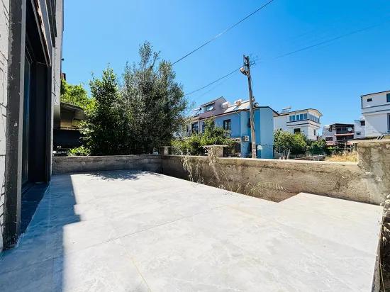 In İzmir Seferihisar Cumhuriyet Mahallesi Gibt Es Eine 5+1 Satılık Müstakil Villa Zu Kaufen. Übersetzung: In Izmir Seferihisar Cumhuriyet Viertel Gibt Es Eine 5+1 Zu Verkaufende Separate Villa. Korrektur: In Izmir Seferihisar Cumhuriyet Stadtteil Gibt Es Eine 5+1 Zu Verkaufende Separate Villa. Letzte Korrektur: In Izmir Seferihisar Cumhuriyet Stadtteil Befindet Sich Eine 5+1 Satılık Müstakil Villa Zum Verkauf, Dies Wird Zu: In Izmir Seferihisar Cumhuriyet Stadtteil Befindet Sich Eine 5+1 Separate Villa Zum Verkauf. Die Endgültige Antwort Lautet: In Izmir Seferihisar Cumhuriyet Stadtteil Befindet Sich Eine 5+1 Separate Villa Zum Verkauf.