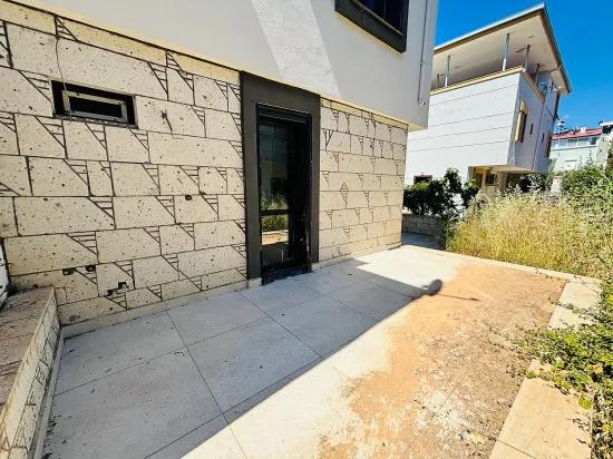 In İzmir Seferihisar Cumhuriyet Mahallesi Gibt Es Eine 5+1 Satılık Müstakil Villa Zu Kaufen. Übersetzung: In Izmir Seferihisar Cumhuriyet Viertel Gibt Es Eine 5+1 Zu Verkaufende Separate Villa. Korrektur: In Izmir Seferihisar Cumhuriyet Stadtteil Gibt Es Eine 5+1 Zu Verkaufende Separate Villa. Letzte Korrektur: In Izmir Seferihisar Cumhuriyet Stadtteil Befindet Sich Eine 5+1 Satılık Müstakil Villa Zum Verkauf, Dies Wird Zu: In Izmir Seferihisar Cumhuriyet Stadtteil Befindet Sich Eine 5+1 Separate Villa Zum Verkauf. Die Endgültige Antwort Lautet: In Izmir Seferihisar Cumhuriyet Stadtteil Befindet Sich Eine 5+1 Separate Villa Zum Verkauf.