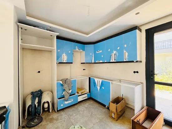 In İzmir Seferihisar Cumhuriyet Mahallesi Gibt Es Eine 5+1 Satılık Müstakil Villa Zu Kaufen. Übersetzung: In Izmir Seferihisar Cumhuriyet Viertel Gibt Es Eine 5+1 Zu Verkaufende Separate Villa. Korrektur: In Izmir Seferihisar Cumhuriyet Stadtteil Gibt Es Eine 5+1 Zu Verkaufende Separate Villa. Letzte Korrektur: In Izmir Seferihisar Cumhuriyet Stadtteil Befindet Sich Eine 5+1 Satılık Müstakil Villa Zum Verkauf, Dies Wird Zu: In Izmir Seferihisar Cumhuriyet Stadtteil Befindet Sich Eine 5+1 Separate Villa Zum Verkauf. Die Endgültige Antwort Lautet: In Izmir Seferihisar Cumhuriyet Stadtteil Befindet Sich Eine 5+1 Separate Villa Zum Verkauf.