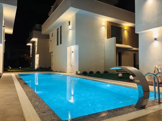 İzmir Seferihisar Mersinalanı Mahallesi In Einem Schwimmbad-siedlung 10 Stück 3+1 Zu Verkaufende Villa Mit Schwimmbad