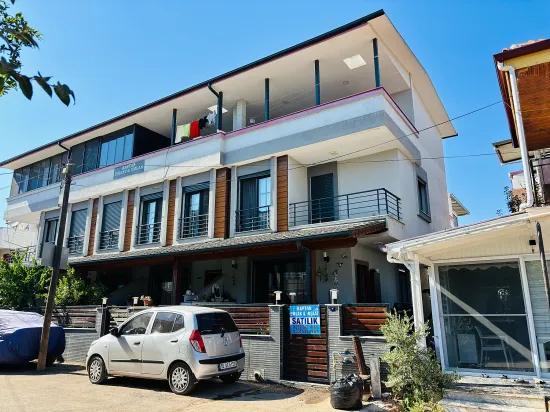 In İzmir Seferihisar Payamlı Viertel 400m zum Meer, mit Garten, 3+1, Villa zu verkaufen