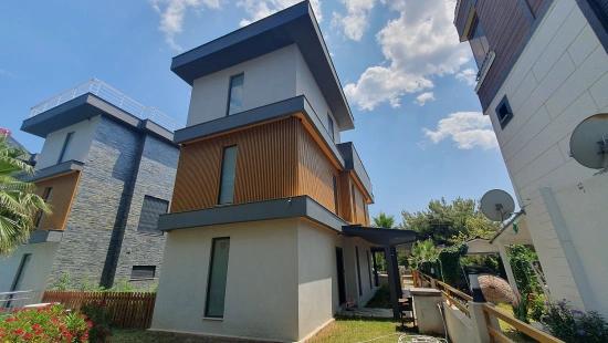 3+1 Villa Mit Pool Und Garten Am Meer In Seferihisar Payamlı Zu Verkaufen