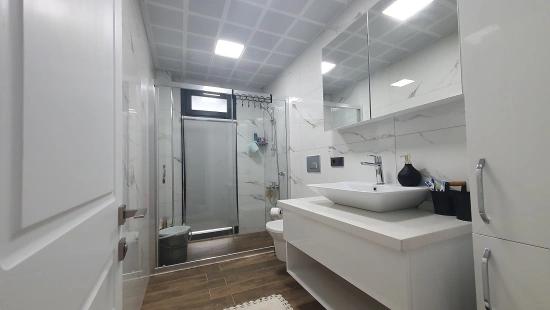 3+1 Villa Mit Pool Und Garten Am Meer In Seferihisar Payamlı Zu Verkaufen