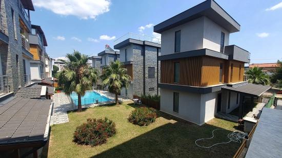 3+1 Villa Mit Pool Und Garten Am Meer In Seferihisar Payamlı Zu Verkaufen