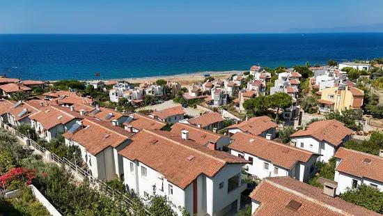 İzmir Seferihisar Im Viertel Atatürk mit Meerblick 2+1 Villa zu verkaufen