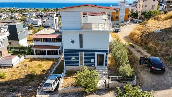 İzmir Seferihisar, In der Atatürk Nachbarschaft, mit Meerblick, 3+2, Einzelstehende Villa zu verkaufen