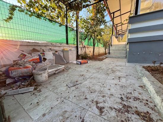 4+1 Triplex Mit Freistehendem Parkplatz Und Garten In Seferihisar Doğanbey