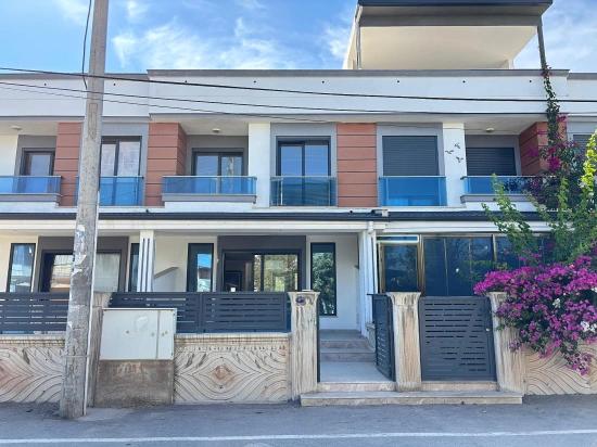 Geräumige 3+1 Villa Zum Verkauf Im Zentrum Von Seferihisar Doğanbey