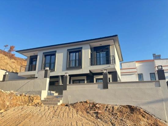 2+1 Villa Zum Verkauf In Seferihisar Payamlı Mit Garten, Bau- Und Nutzungsgenehmigung Nicht Erforderlich