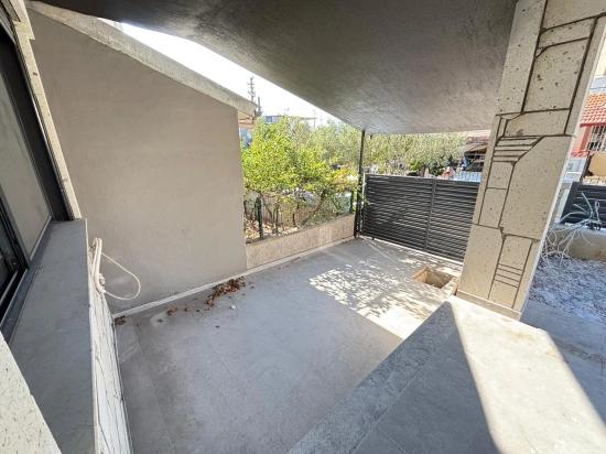 Großzügiges 6+2-Triplex-Apartment Im Zentrum Von Seferihisar Zu Verkaufen