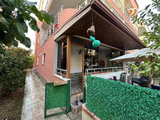 2+1-zimmer-wohnung Zum Verkauf In Seferihisar Ürkmez, 300 M Vom Strand Entfernt, Mit Garten