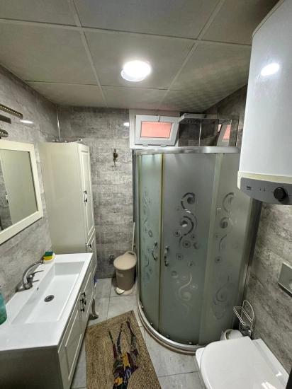 2+1-zimmer-wohnung Zum Verkauf In Seferihisar Ürkmez, 300 M Vom Strand Entfernt, Mit Garten