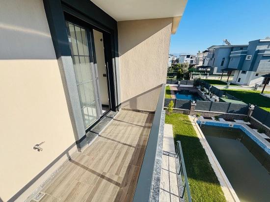 Große 3+1-zimmer-villa (300 M² Bruttofläche) Mit Separatem Pool In Doğanbey Zu Verkaufen