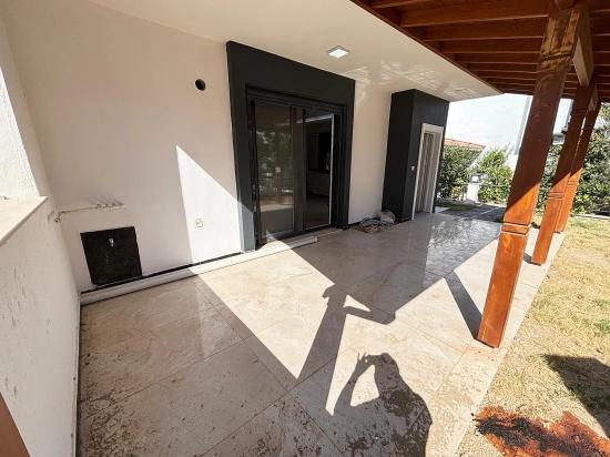 3+1 Villa Mit Großem Garten Zum Verkauf In Seferihisar Doğanbey