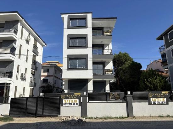 2+1 Mittelgeschosswohnung In Camikebir, Seferihisar, Izmir