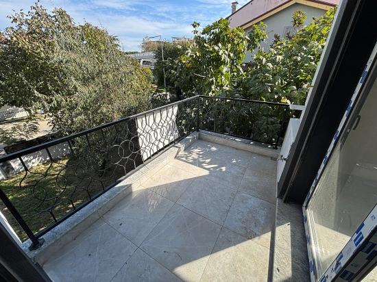 2+1 Mittelgeschosswohnung In Camikebir, Seferihisar, Izmir