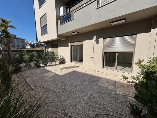 1+1 Erdgeschoss-Gartenwohnung In Izmir Seferihisar Çolakibrahim