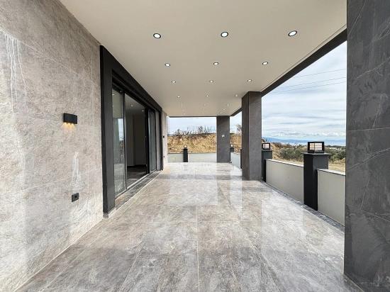 Ultraluxuriöse 4+1-Triplex-Villa Mit Freistehendem Großen Garten In İzmir Seferihisar Doğanbey