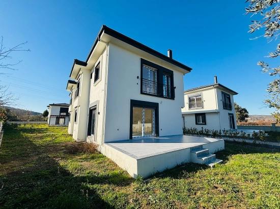3+1-Maisonette-Villa In Einer Bewachten Wohnanlage Im Viertel Kavakdere, Seferihisar, Izmir